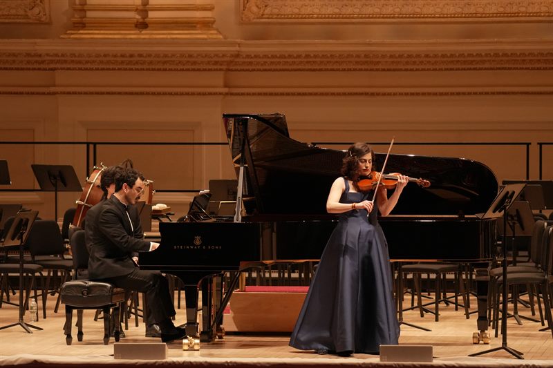 Kairos Duo on stage at Carnegie Hall